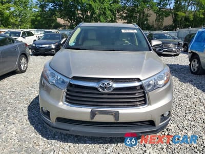 Piąte zdjęcie samochodu w środku: 2016 TOYOTA HIGHLANDER XLE VIN:5TDJKRFH7GS270561 - miniatura