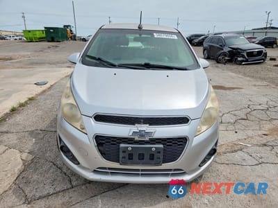 Piąte zdjęcie samochodu w środku: 2014 CHEVROLET SPARK 1LT VIN:KL8CD6S90EC409310 - miniatura