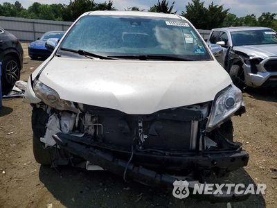 Piąte zdjęcie samochodu w środku: 2020 TOYOTA SIENNA XLE 8-PASSENGER VIN:5TDYZ3DC6LS078573 - miniatura