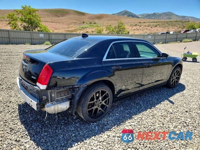 Trzecie zdjęcie samochodu z tyłu: 2019 CHRYSLER 300 TOURING VIN:2C3CCARGXKH569161 - miniatura