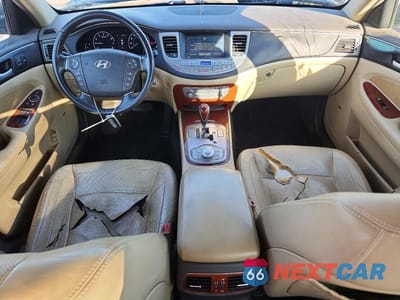 Zdjęcie 8 z 12 samochodu: 2013 HYUNDAI GENESIS 3.8L VIN:KMHGC4DD5DU224983 - miniatura