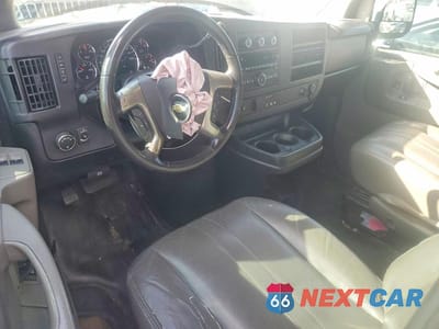 Zdjęcie 8 z 13 samochodu: 2014 CHEVROLET EXPRESS G1500 VIN:1GCSHAF49E1200880 - miniatura