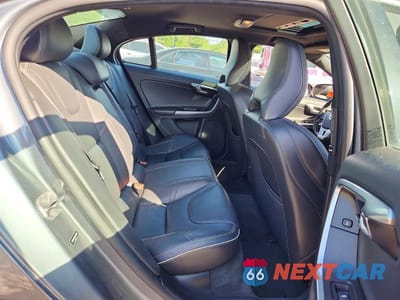 Zdjęcie 10 z 12 samochodu: 2016 VOLVO S60 R DESIGN VIN:YV126MFP7G2396889 - miniatura