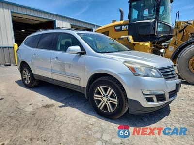 Czwarte zdjęcie samochodu z boku: 2015 CHEVROLET TRAVERSE LT VIN:1GNKRHKD0FJ360229 - miniatura