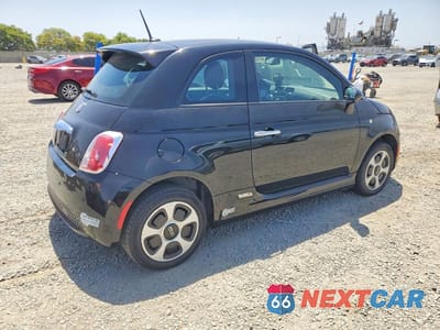 Trzecie zdjęcie samochodu z tyłu: 2015 FIAT 500 ELECTRIC VIN:3C3CFFGE1FT732556 - miniatura