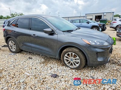 Czwarte zdjęcie samochodu z boku: 2020 FORD ESCAPE SE VIN:1FMCU0G60LUB72601 - miniatura