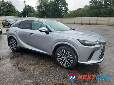 Czwarte zdjęcie samochodu z boku: 2024 LEXUS RX 350 PREMIUM+ VIN:2T2BAMBA7RC037063 - miniatura