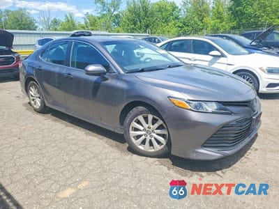 Czwarte zdjęcie samochodu z boku: 2019 TOYOTA CAMRY LE VIN:4T1B11HK9KU773090 - miniatura