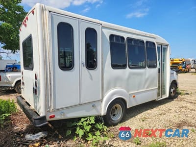 Czwarte zdjęcie samochodu z boku: 2008 FORD ECONOLINE E450 SUPER DUTY CUTAWAY VAN VIN:1FD4E45S98DB59684 - miniatura