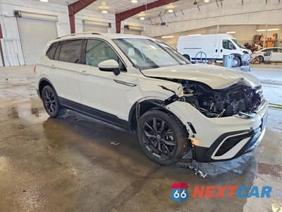Czwarte zdjęcie samochodu z boku: 2022 VOLKSWAGEN TIGUAN SE VIN:3VV2B7AX0NM035683 - miniatura