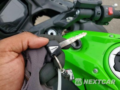 Zdjęcie 8 z 9 samochodu: 2022 KAWASAKI EX650 M VIN:ML5EXEM18NDA65287 - miniatura