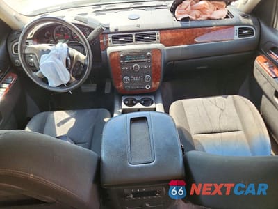 Zdjęcie 8 z 13 samochodu: 2011 CHEVROLET SUBURBAN K1500 LS VIN:1GNSKHE39BR279085 - miniatura