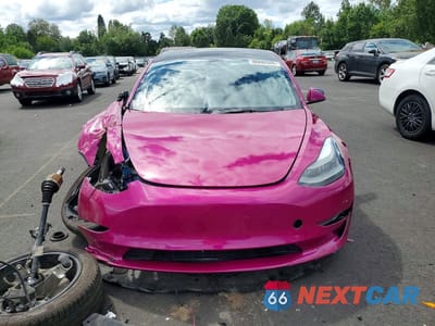 Piąte zdjęcie samochodu w środku: 2023 TESLA MODEL 3 VIN:5YJ3E1EA1PF475478 - miniatura