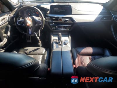 Zdjęcie 8 z 13 samochodu: 2018 BMW M550XI VIN:WBAJB9C59JB036105 - miniatura