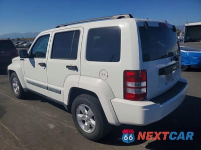 Drugie zdjęcie samochodu z przodu: 2010 JEEP LIBERTY SPORT VIN:1J4PP2GK7AW107407 - miniatura