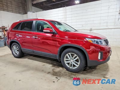 Czwarte zdjęcie samochodu z boku: 2015 KIA SORENTO LX VIN:5XYKT3A65FG640101 - miniatura