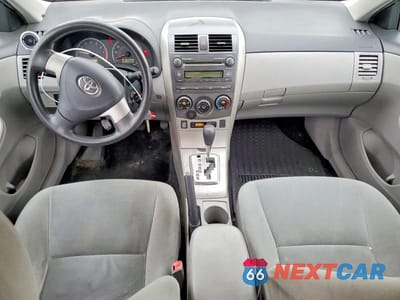 Zdjęcie 8 z 12 samochodu: 2011 TOYOTA COROLLA LE VIN:2T1BU4EEXBC601370 - miniatura