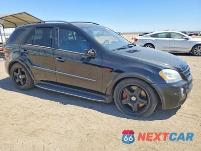 Czwarte zdjęcie samochodu z boku: 2007 MERCEDES-BENZ ML 63 AMG VIN:4JGBB77EX7A210487 - miniatura