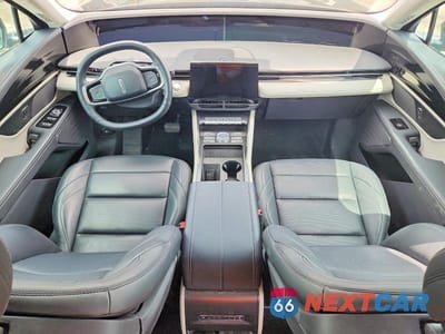 Zdjęcie 8 z 13 samochodu: 2025 LINCOLN NAUTILUS PREMIERE VIN:5LMPJ8J40SJ890940 - miniatura