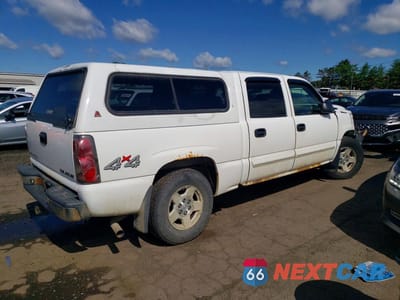 Trzecie zdjęcie samochodu z tyłu: 2004 CHEVROLET SILVERADO K1500 VIN:2GCEK13T441416400 - miniatura