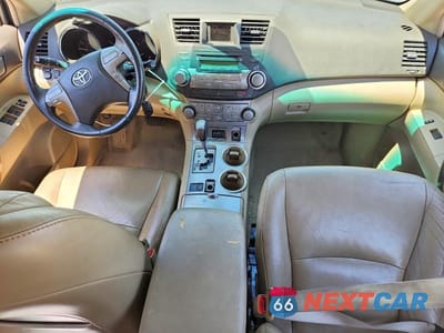 Zdjęcie 8 z 13 samochodu: 2010 TOYOTA HIGHLANDER SE VIN:5TDKK3EH7AS011496 - miniatura