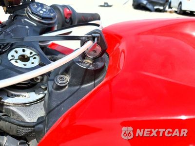 Zdjęcie 8 z 9 samochodu: 2025 DUCATI PANIGALE V4 VIN:ZDMDAG6W8SB001072 - miniatura