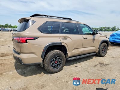 Trzecie zdjęcie samochodu z tyłu: 2025 TOYOTA SEQUOIA TRD PRO VIN:7SVAAABA6SX062113 - miniatura