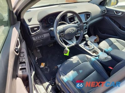 Zdjęcie 8 z 12 samochodu: 2019 HYUNDAI IONIQ LIMITED VIN:KMHC05LC5KU119475 - miniatura