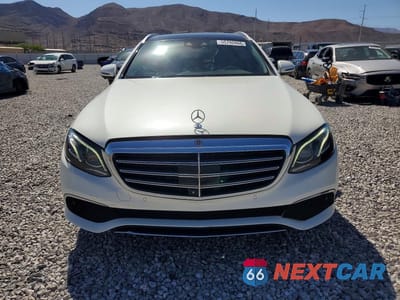 Piąte zdjęcie samochodu w środku: 2019 MERCEDES-BENZ E 450 4MATIC VIN:WDDZH6JB2KA607975 - miniatura