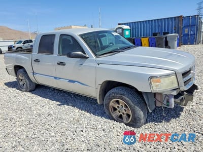 Czwarte zdjęcie samochodu z boku: 2008 DODGE DAKOTA QUAD SLT VIN:1D7HE48N58S567810 - miniatura