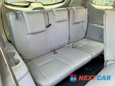 Zdjęcie 9 z 12 samochodu: 2018 TOYOTA HIGHLANDER LE VIN:5TDBZRFH1JS833126 - miniatura
