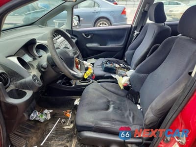 Zdjęcie 7 z 12 samochodu: 2010 HONDA FIT SPORT VIN:JHMGE8G41AC002426 - miniatura