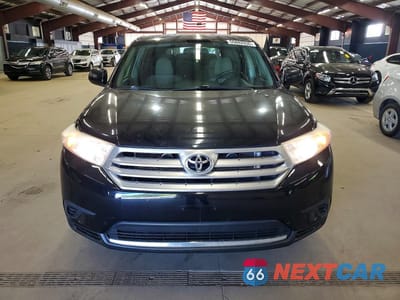Piąte zdjęcie samochodu w środku: 2013 TOYOTA HIGHLANDER BASE VIN:5TDBK3EH6DS203562 - miniatura