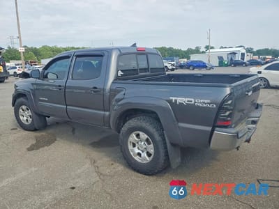 Drugie zdjęcie samochodu z przodu: 2015 TOYOTA TACOMA V6 VIN:3TMLU4EN6FM178661 - miniatura