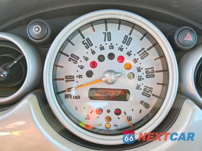 Zdjęcie 9 z 12 samochodu: 2003 MINI COOPER VIN:WMWRC33483TE18548 - miniatura