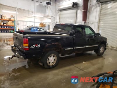 Trzecie zdjęcie samochodu z tyłu: 2002 GMC NEW SIERRA K1500 VIN:2GTEK19VX21130850 - miniatura