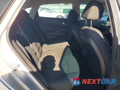 Zdjęcie 10 z 12 samochodu: 2019 KIA OPTIMA LX VIN:5XXGT4L37KG340914 - miniatura