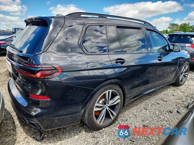 Trzecie zdjęcie samochodu z tyłu: 2025 BMW X7 M60I VIN:5UX33EM01S9W24690 - miniatura