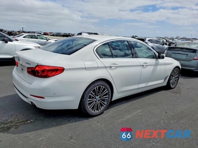 Trzecie zdjęcie samochodu z tyłu: 2020 BMW 530 XI VIN:WBAJR7C02LCE53747 - miniatura