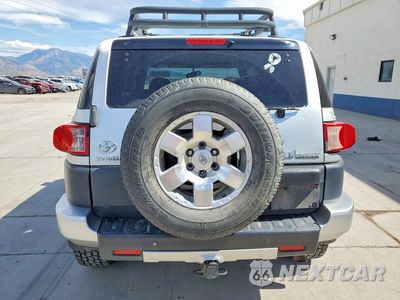 Zdjęcie 6 z 12 samochodu: 2007 TOYOTA FJ CRUISER BASE VIN:JTEBU11F470054932 - miniatura