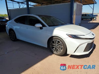 Czwarte zdjęcie samochodu z boku: 2025 TOYOTA CAMRY XLE VIN:4T1DAACK8SU093536 - miniatura