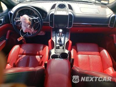 Zdjęcie 8 z 12 samochodu: 2018 PORSCHE CAYENNE VIN:WP1AA2A28JKA02435 - miniatura