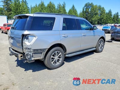 Trzecie zdjęcie samochodu z tyłu: 2021 FORD EXPEDITION XLT VIN:1FMJU1JT4MEA77224 - miniatura
