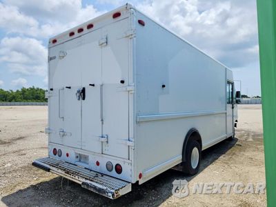 Trzecie zdjęcie samochodu z tyłu: 2000 FORD E350 DELIVERY TRUCK VIN:1FCJE39L5YHA77531 - miniatura
