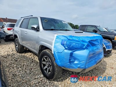 Czwarte zdjęcie samochodu z boku: 2024 TOYOTA 4RUNNER TRD OFF-ROAD VIN:JTEPU5JR4R6242955 - miniatura