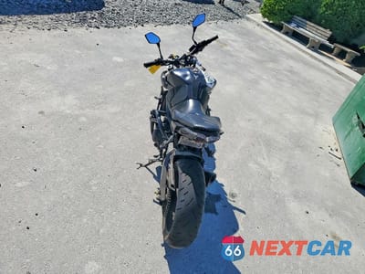 Zdjęcie 6 z 10 samochodu: 2019 YAMAHA MT09 VIN:JYARN53E8KA006215 - miniatura