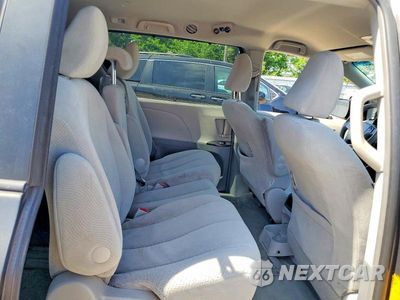 Zdjęcie 11 z 13 samochodu: 2011 TOYOTA SIENNA LE VIN:5TDKK3DCXBS163358 - miniatura