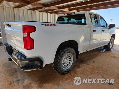 Trzecie zdjęcie samochodu z tyłu: 2022 CHEVROLET SILVERADO K1500 VIN:1GCRDAED0NZ506203 - miniatura