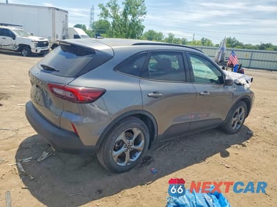 Trzecie zdjęcie samochodu z tyłu: 2025 FORD ESCAPE ST LINE VIN:1FMCU0MZ5SUA27423 - miniatura