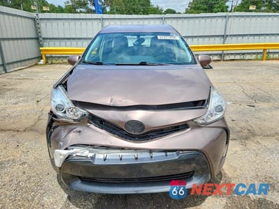 Piąte zdjęcie samochodu w środku: 2017 TOYOTA PRIUS V FOUR VIN:JTDZN3EUXHJ061772 - miniatura